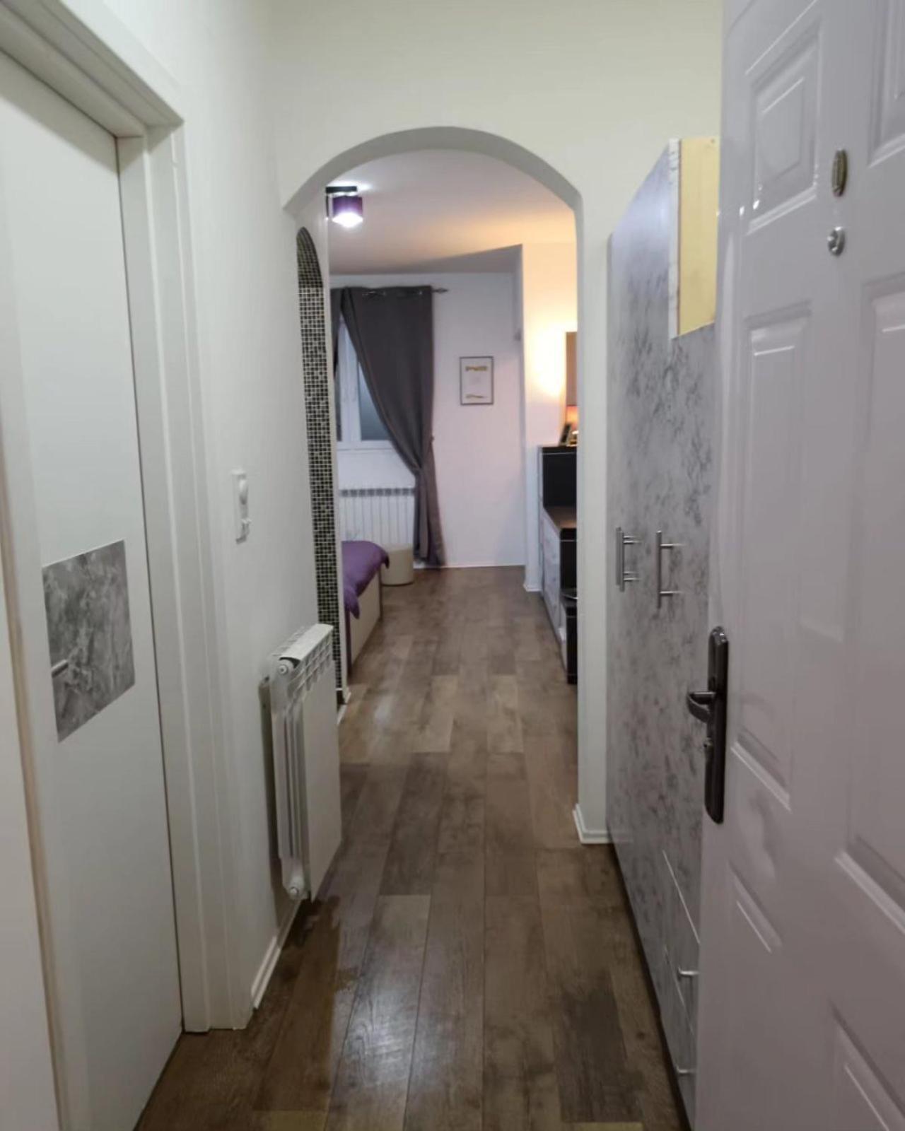 Easy Check In Apartments 021 Vladika Новий Сад Екстер'єр фото