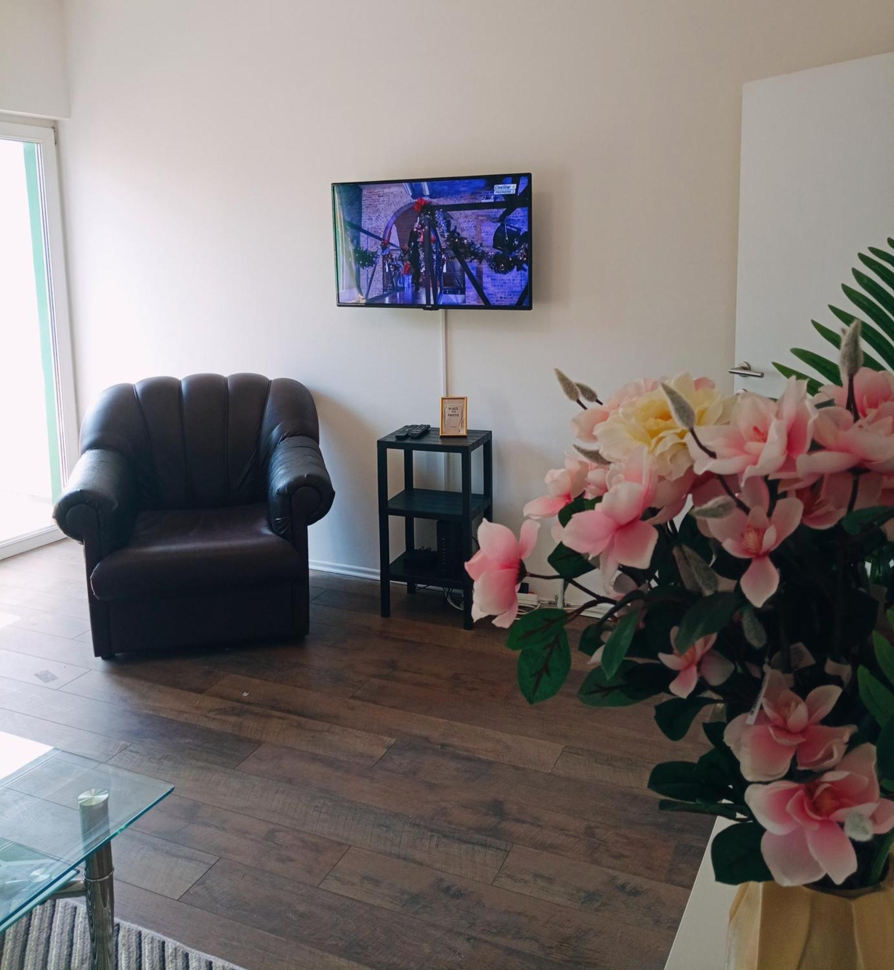 Easy Check In Apartments 021 Vladika Новий Сад Екстер'єр фото